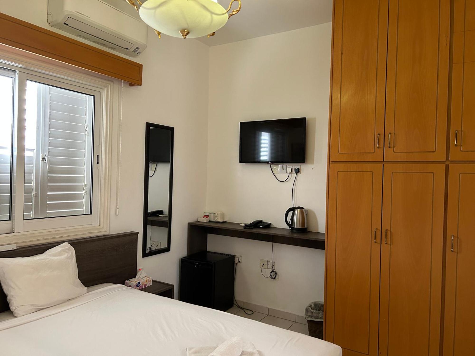 St Elena Boutique Residence Larnaca Ngoại thất bức ảnh